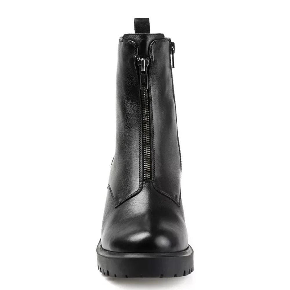 Journee Signature Collection Norrah black leather ankle boots sz 9